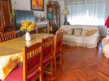 Casa de 4 ambientes, Villa Luro · Venta de Casa 4 Ambiente 2 Baños, Garage Patio y Terraza Villa Luro