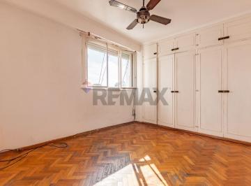 Departamento · 44m² · 2 Ambientes · Venta 2 Amb Plaza Flores Subte Tren Balcón