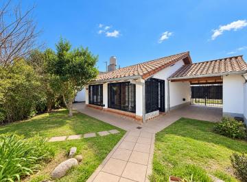 Casa · 90m² · 4 Ambientes · 1 Cochera · Casa 4 Amb Venta Padua Cochera Patio