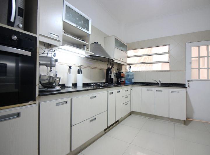 Casa · 160m² · 4 Ambientes · 1 Cochera