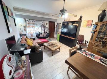 Casa · 79m² · 3 Ambientes · 1 Cochera · Venta Duplex 3 Amb Villa Luzuriaga Patio Cochera
