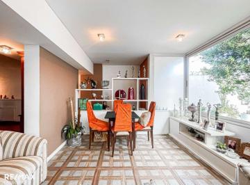 Casa · 250m² · 6 Ambientes · 2 Cocheras · Casa en Venta en La Plata