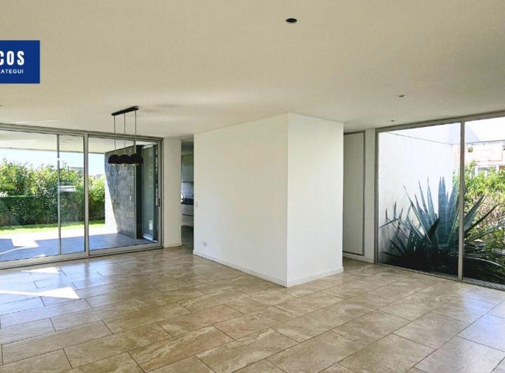 Casa · 150m² · 4 Ambientes · 2 Cocheras