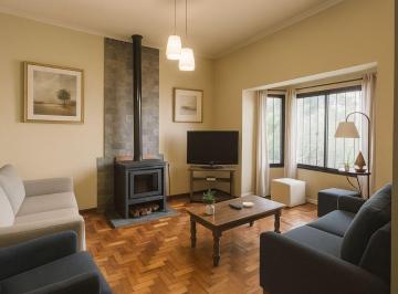 Casa · 180m² · 4 Ambientes · 3 Cocheras · Venta Casa 4 Amb Cochera Pileta Quincho Quilmes