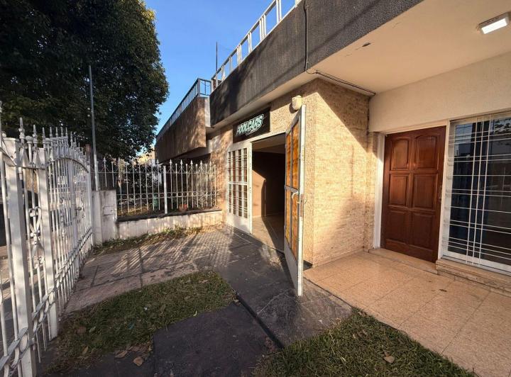 Casa · 146m² · 4 Ambientes · 2 Cocheras