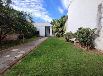 Casa · 140m² · 4 Ambientes · 2 Cocheras · Casa El Palomar 5 Amb. con Jardín Cochera Parrilla