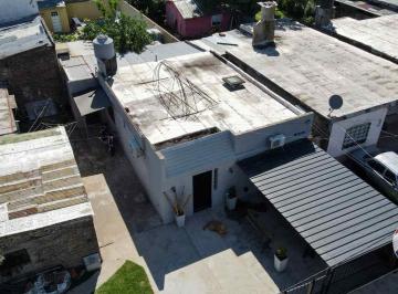 Casa · 82m² · 4 Ambientes · 2 Cocheras · Casa en Venta de 4 Ambientes en Longchamps