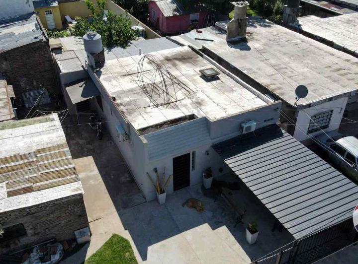 Casa · 82m² · 4 Ambientes · 2 Cocheras