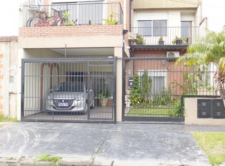 Casa · 143m² · 6 Ambientes · 1 Cochera