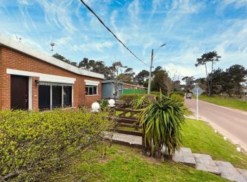 Casa · 133m² · 5 Ambientes · 1 Cochera · Venta Casa San Rafael 3 Dorm. y Servicio
