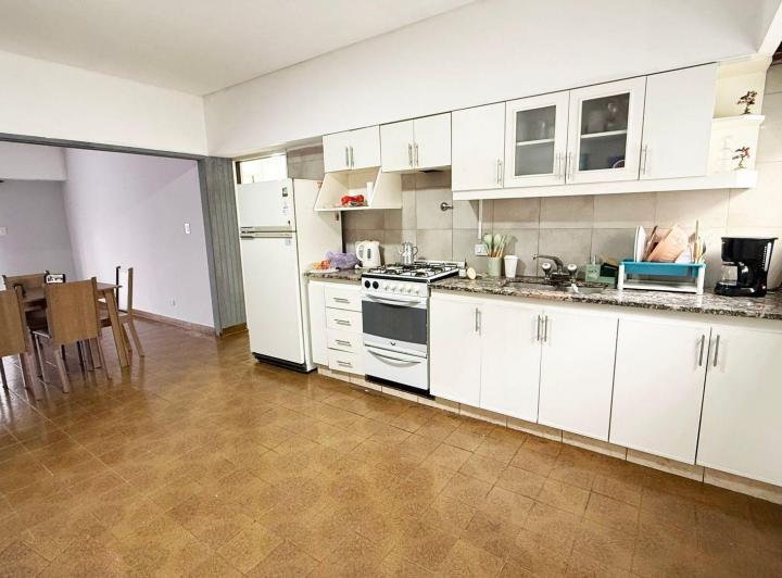 Casa · 180m² · 5 Ambientes · 2 Cocheras
