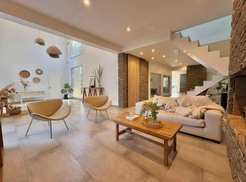 Casa · 360m² · 5 Ambientes · 2 Cocheras · Venta Casa 5 Amb Parque Leloir Piscina