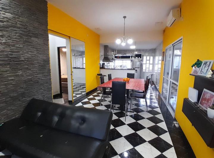Casa · 111m² · 3 Ambientes · 2 Cocheras