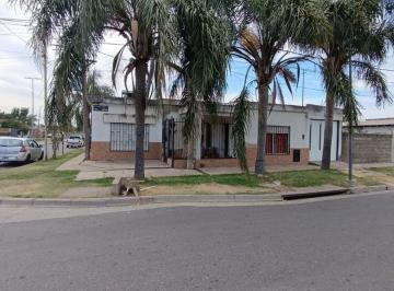 Casa · 195m² · 4 Ambientes · 1 Cochera · Venta Casa de 3 Habitaciones + Dpto. Independiente