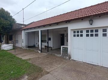 Casa · 160m² · 3 Ambientes · 2 Cocheras · Vendo Casa, B° Los Pinos, San Nicolas