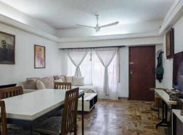 Casa · 199m² · 6 Ambientes · Venta PH en Block 6 Ambientes Cochera Sarandi