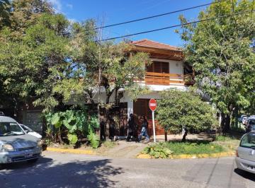 Consultorio · 240m² · 6 Ambientes · 2 Cocheras · Chalet 6 Ambientes Oportunidad Para un Gran Proyecto!