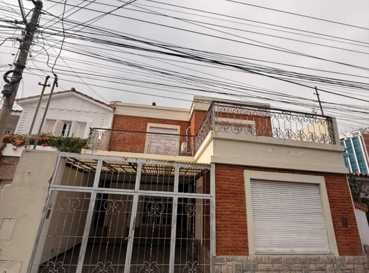 Casa · 276m² · 10 Ambientes · 1 Cochera