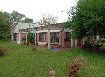 Casa · 194m² · 6 Ambientes · 1 Cochera · Casa 3 Dorm. y Gran Terreno, San Salvador