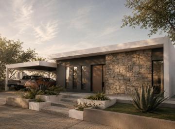 Casa · 149m² · 5 Ambientes · 2 Cocheras · Casa con Piscina en Barrio Privado La Luisa