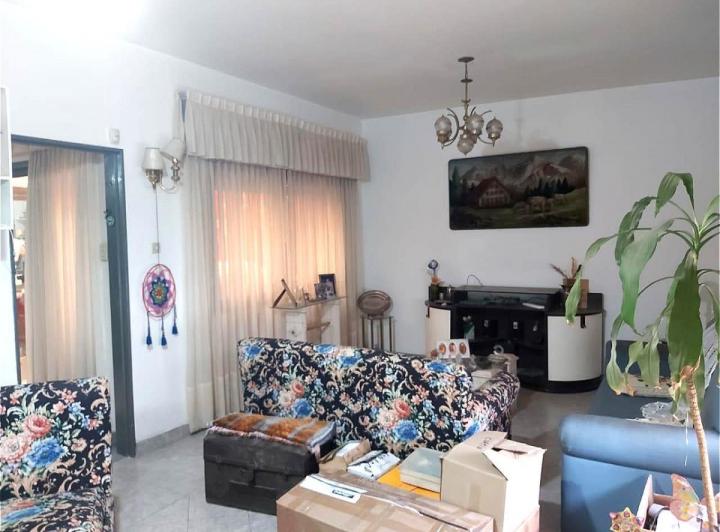 Casa · 206m² · 8 Ambientes · 3 Cocheras