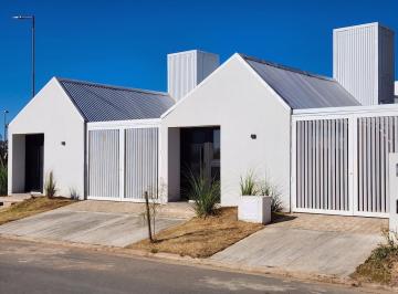 Casa · 75m² · 3 Ambientes · 1 Cochera · Casa 2 Dorm. en Venta en Rincones de Manantiales