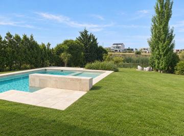 Casa · 230m² · 6 Ambientes · 4 Cocheras · Casa en Venta de 6 Ambientes con Posibilidad de Financiación a La Laguna en El Canton Norte
