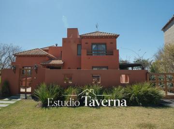 Casa de 6 ambientes, San Lorenzo Chico · Dueño Vende Casa de 4 Dorm. + Sector Independiente Para Huéspedes, Gran Ga