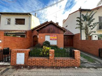 Casa · 118m² · 3 Ambientes · 2 Cocheras · Casa de 3 Ambientes con Escritorio y Garage en Venta en Olivos