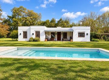 Quinta vacacional · 167m² · 4 Ambientes · 1 Cochera · Casa Quinta en Venta en Capilla del Señor, Exaltación de La Cruz, G. B. a. Zona Norte