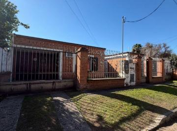 Casa de 7 ambientes, Córdoba · Vendo Casa 3dorm, Arguello Norte, Gran Terreno Potencial