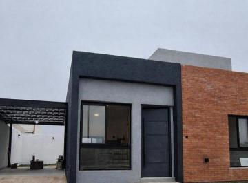 PH · 125m² · 5 Ambientes · 1 Cochera · PH en Rincones de Manantiales