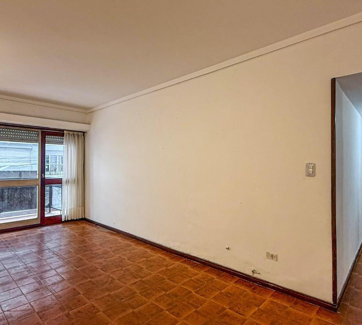 Depto 3 amb, 89m² con balcón y patio — Güemes