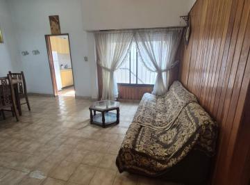 Casa · 180m² · 6 Ambientes · 1 Cochera · Casa Perfecta Para Actividad Comercial