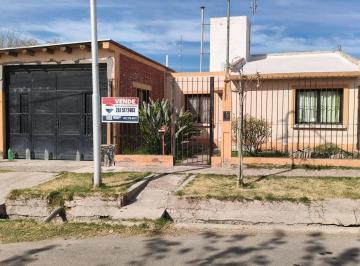 Casa · 260m² · 6 Ambientes · 1 Cochera · Casa Dos Dormi, Barrio Parrales de Soeva, Gllén