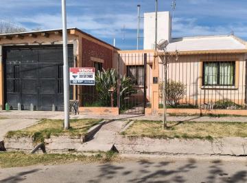 Casa · 260m² · 6 Ambientes · 1 Cochera · Casa Dos Dormi, Barrio Parrales de Soeva, Gllén
