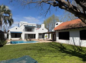 Casa de 8 ambientes, San Isidro · Excelente Casa en Alquiler San Isidro Zona Jockey Club. Inmejorable Ubicación y Seguridad!