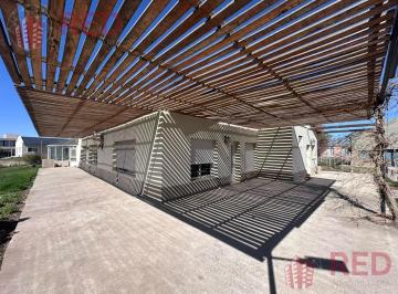 Casa · 300m² · 7 Ambientes · Alquila Casa 4 Dorm.