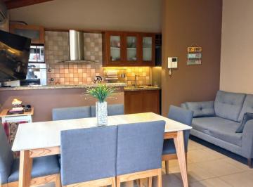 Casa · 170m² · 3 Dormitorios · 1 Cochera · Casa en Pueblo Esther