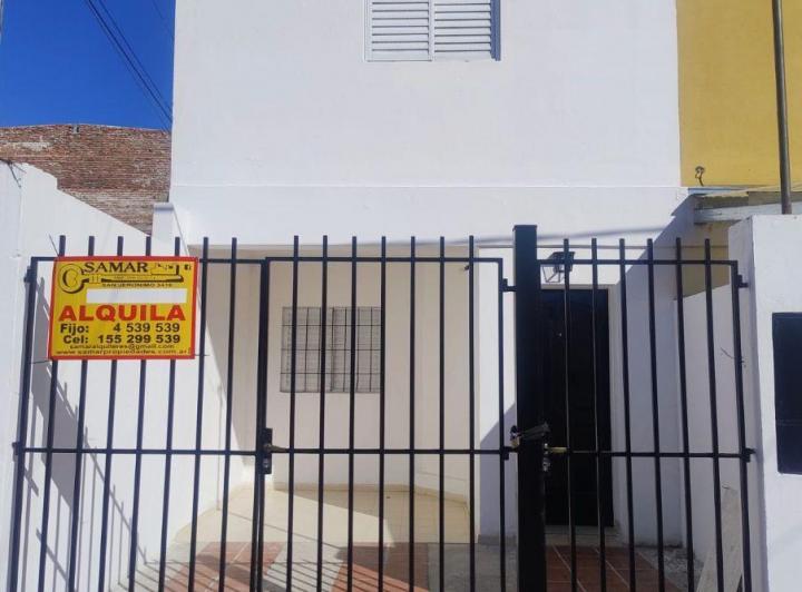 Casa · 75m² · 5 Ambientes · 1 Cochera