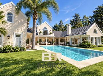 Casa · 1540m² · 6 Ambientes · 8 Cocheras · Venta Casa San Diego