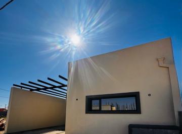 Casa · 67m² · 3 Ambientes · Casa - Plottier