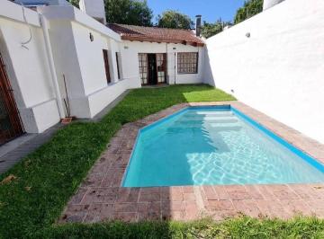 Casa de 5 ambientes, Córdoba · Alquilo - Casa 3 Dorm C/ Pileta - Pehuajo 1540 - Jardin