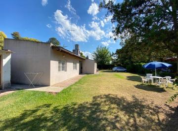 parque · Casa Para Vivienda Permanente, Barrio Tranquilo