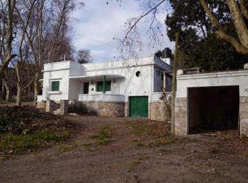 Casa · 180m² · 3 Dormitorios · 1 Cochera · Casa en Rio Ceballos E53