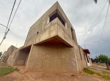 Casa · 150m² · 5 Ambientes · 2 Cocheras · Casa Esquina Obra Gruesa en Venta Gutierrez Maipú