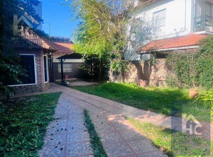 Casa · 300m² · 5 Ambientes · 3 Cocheras