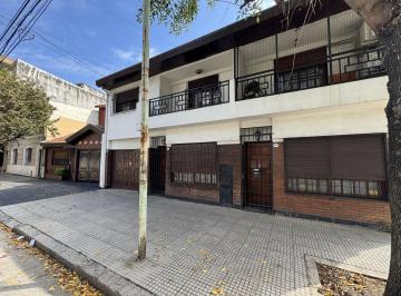 Casa · 99m² · 4 Ambientes · 1 Cochera · Duplex en Venta con Cochera