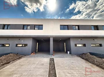 Casa · 125m² · 5 Ambientes · 1 Cochera · Duplex en Venta - a Estrenar - Quebradas de Manantiales / Manantiales II