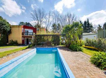 Casa · 190m² · 5 Ambientes · 2 Cocheras · Casa en Venta La Plata